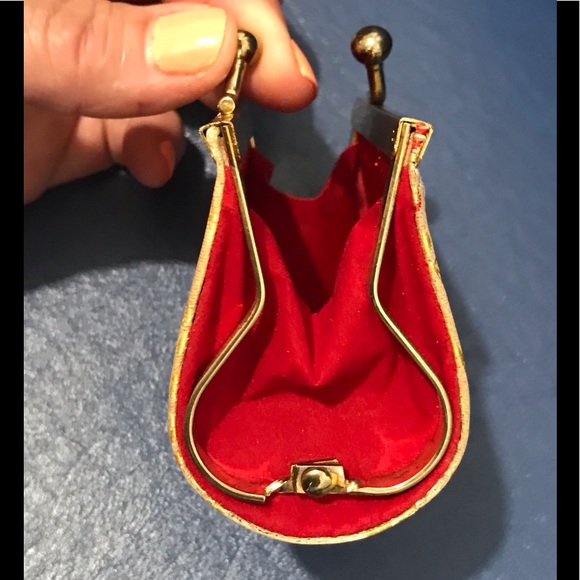 Silk floral kisslock coin purse - Picture 9 of 16